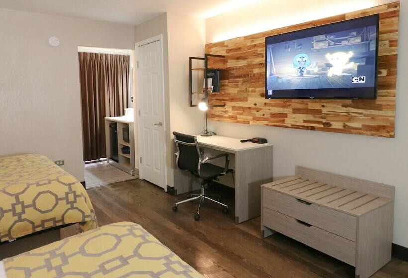 2 Bedrooms Suite 2 Bedrooms River View, Baymont By Wyndham Gatlinburg On The River