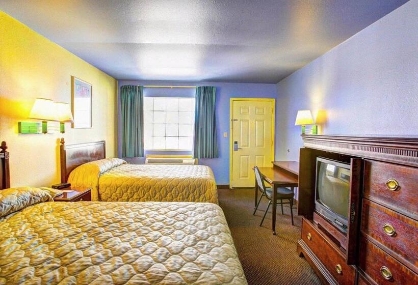 带2个双人床的标准工作室, Nites Inn