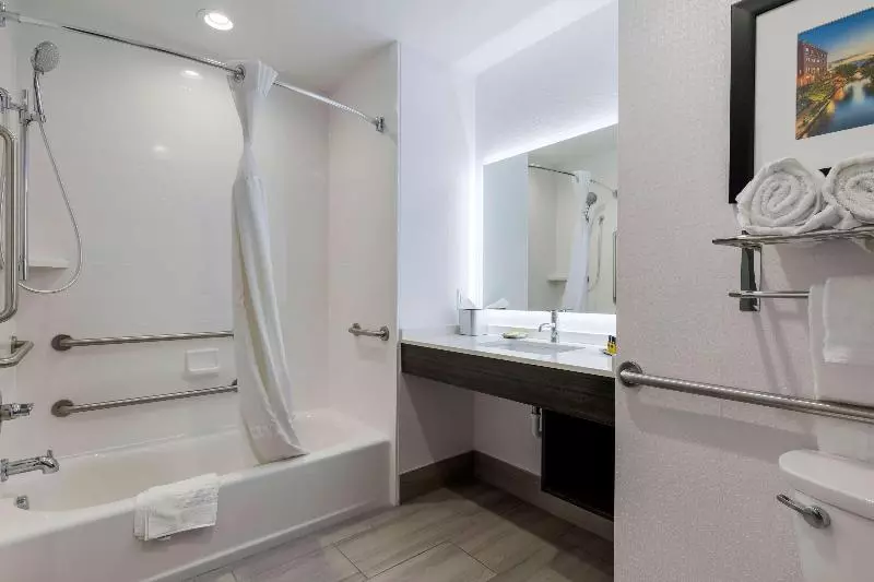 اتاق استاندارد با تخت بزرگ, Rodeway Inn Escondido Downtown