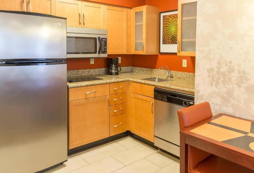 带大床的标准工作室, Residence Inn Sioux Falls