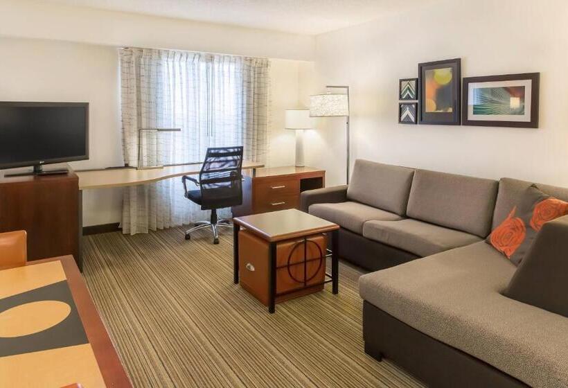 带大床的标准工作室, Residence Inn Sioux Falls