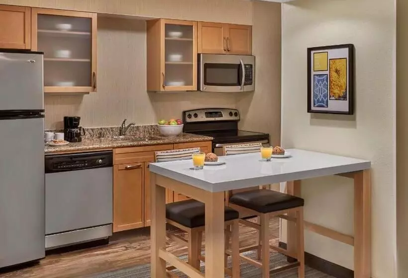 キングサイドベッドのスタンダードワンルーム, Sonesta Es Suites Cincinnati  Blue Ash