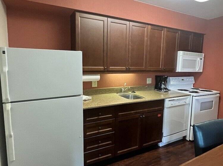 标准工作室, Trellis Herndon