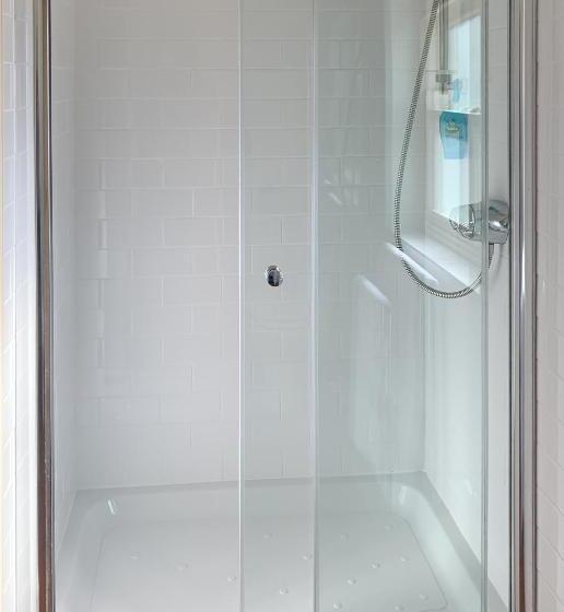 إستوديو ديلوكس, Hollies Farm B&b