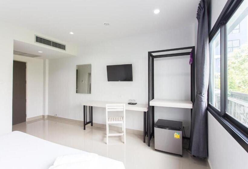 غرفة ديلوكس, The Gene