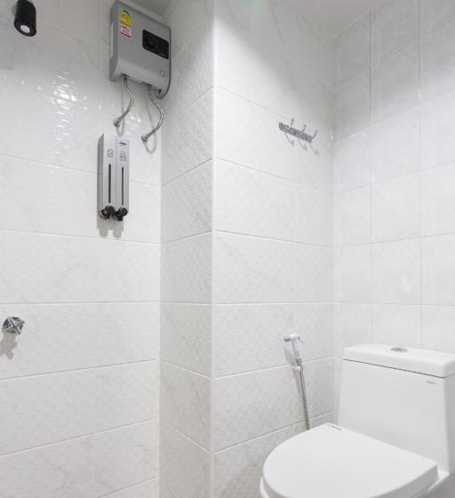 غرفة ديلوكس, The Gene