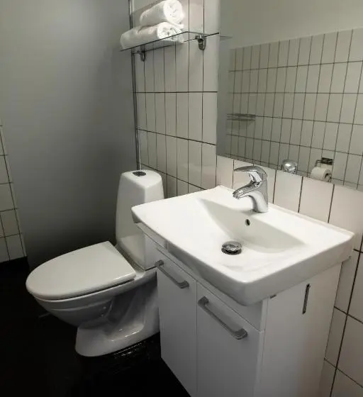 Camera Familiare, B