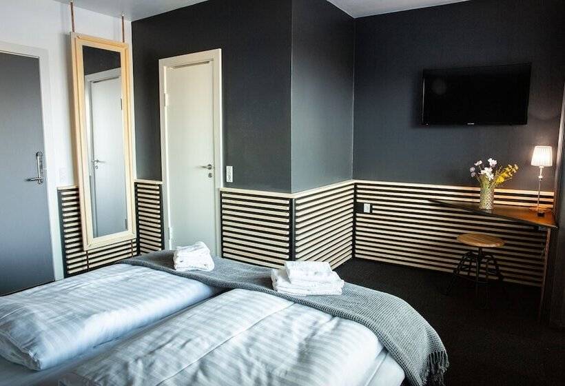 غرفة قياسية, B