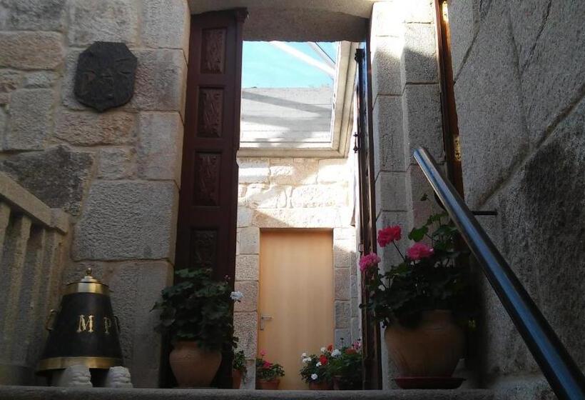 اتاق سوپریور سه تخته, Pazo Pias P