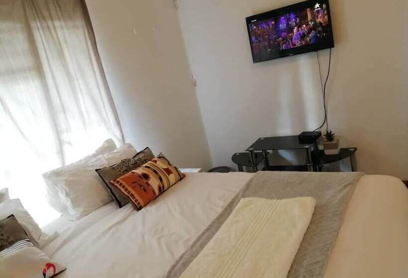 اتاق استاندارد, Emperor S Inn