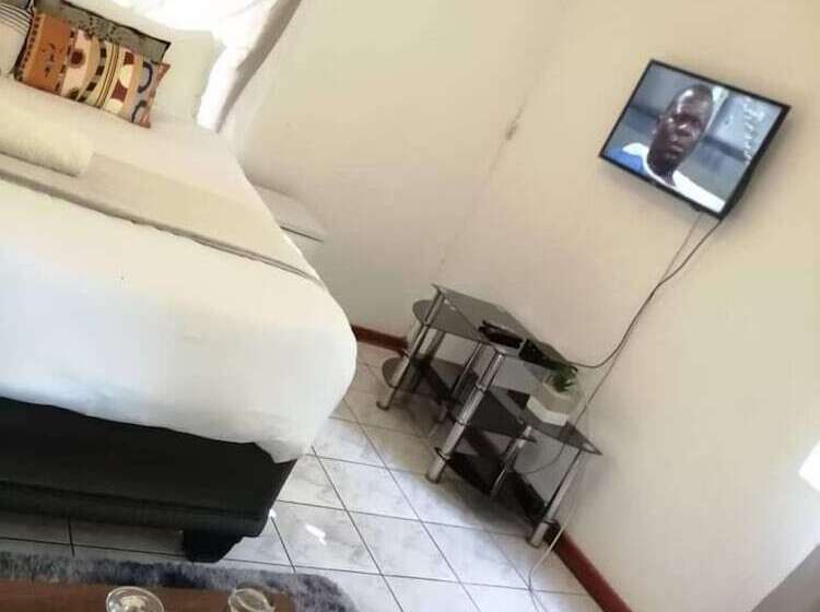 اتاق استاندارد, Emperor S Inn