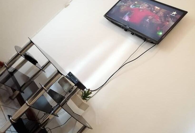 اتاق استاندارد یک تخته با سرویس بهداشتی مشترک, Emperor S Inn