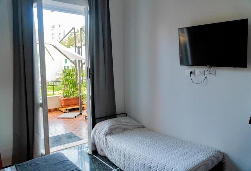 Номер Стандарт с Балконом, Tui Beds