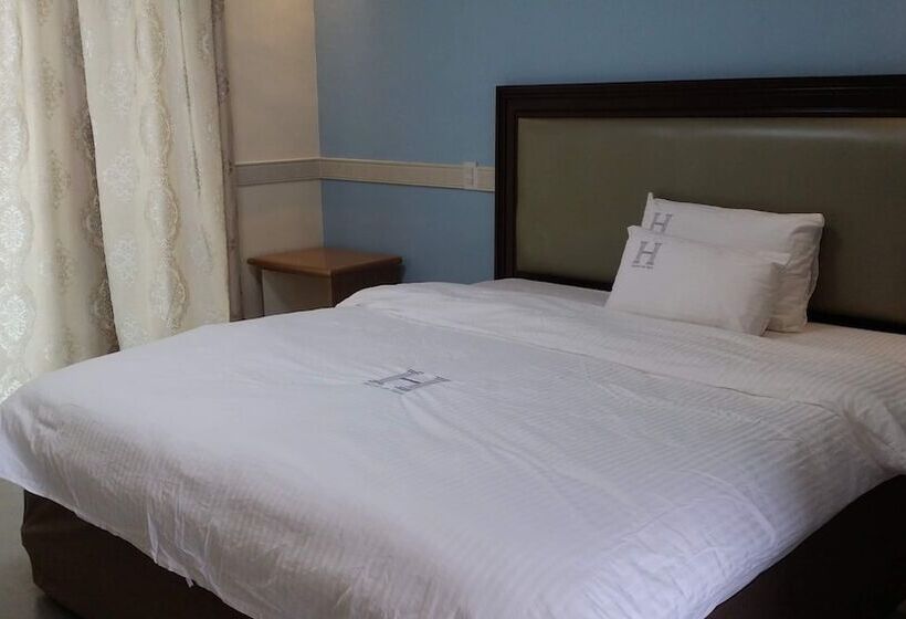 اتاق استاندارد یک نفره, Resort De Hera