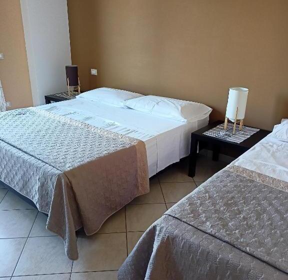 Трехместный Номер Стандарт с Балконом, Il Faggio 17 B&b