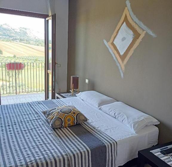 Номер Стандарт с Балконом, Il Faggio 17 B&b