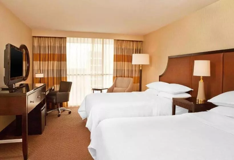 ２ダブルベッドのスタンダードルーム, Courtland Grand Hotel, Trademark Collection by Wyndham Former Sheraton Atlanta