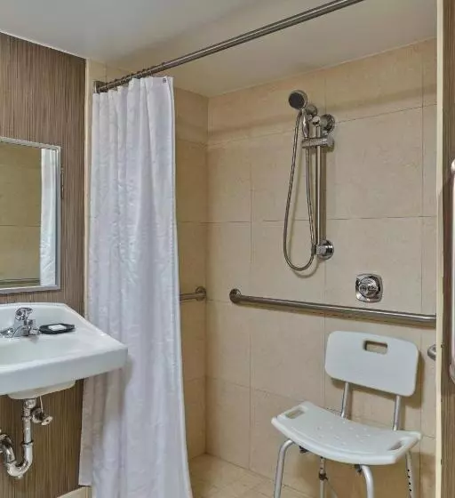 身障者適用クイーンサイズベッドルーム, Courtland Grand Hotel, Trademark Collection by Wyndham Former Sheraton Atlanta