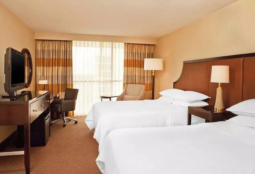 ２ダブルベッドのスタンダードルーム, Courtland Grand Hotel, Trademark Collection by Wyndham Former Sheraton Atlanta