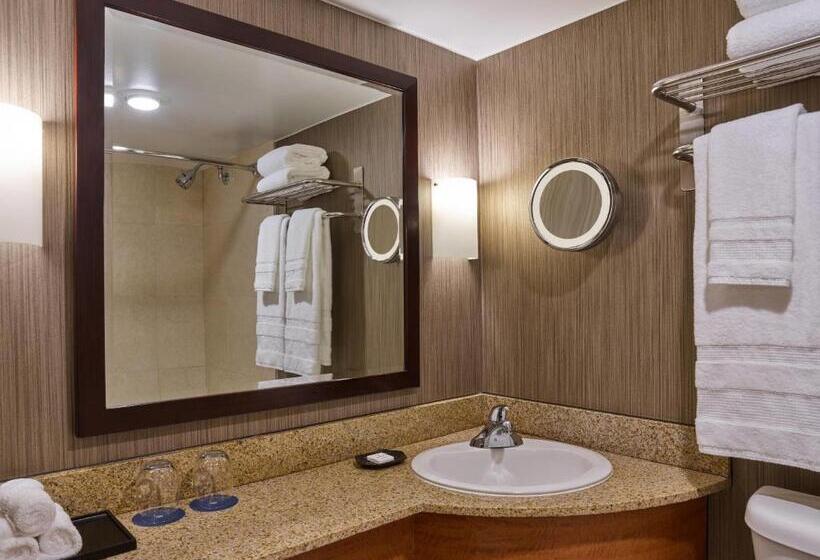 جناح, Courtland Grand Hotel, Trademark Collection by Wyndham Former Sheraton Atlanta