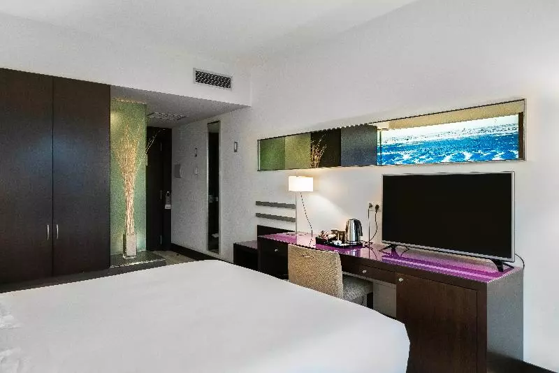 身障者適用スタンダードルーム, Courtland Grand Hotel, Trademark Collection by Wyndham Former Sheraton Atlanta