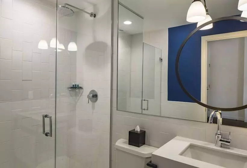 اتاق استاندارد با 2 تخت دوبل, Indigo Boston Garden, An Ihg