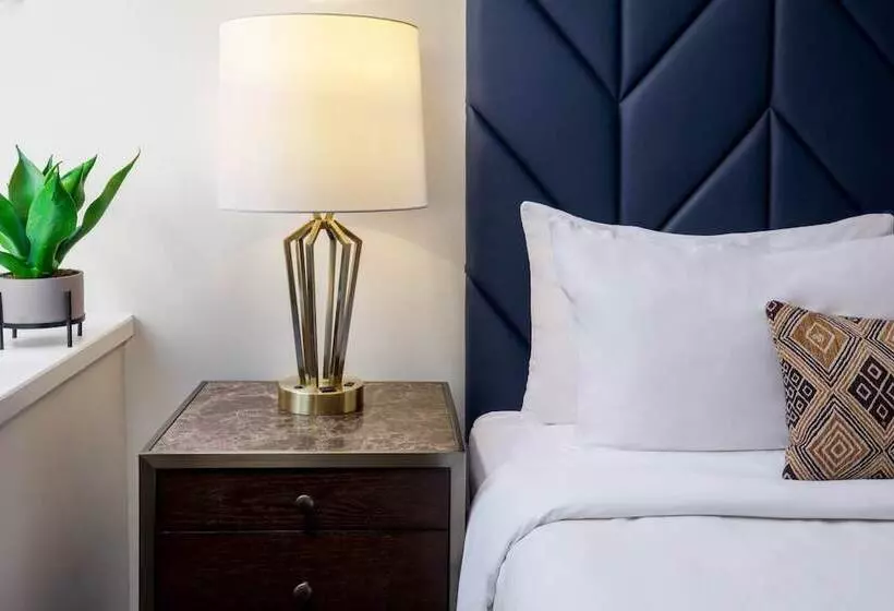 اتاق استاندارد با 2 تخت دوبل, Indigo Boston Garden, An Ihg