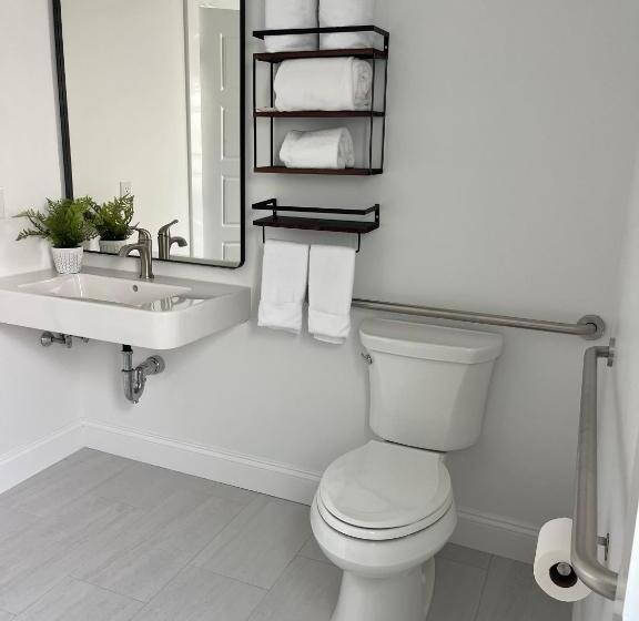 غرفة قياسية لذوى الاحتياجات الخاصة, Kingfisher Harwich Port