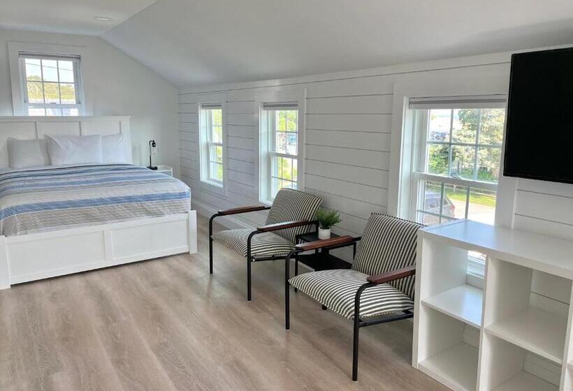 Family Suite, Kingfisher Harwich Port
