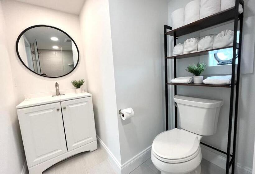 شقة غرفة واحدة, Kingfisher Harwich Port