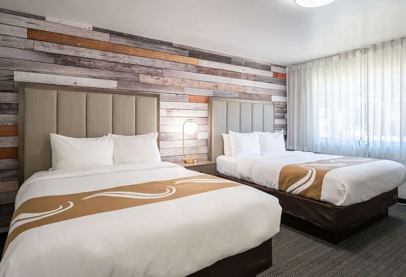 带2个双人床的标准工作室, Quality Inn South Lake Tahoe