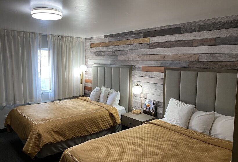 带2个双人床的标准工作室, Quality Inn South Lake Tahoe