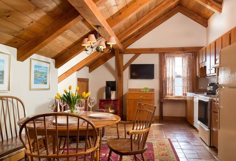 デラックススイート, Seven Sea Street Inn