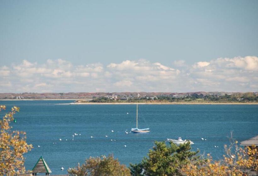 デラックススイート, Seven Sea Street Inn