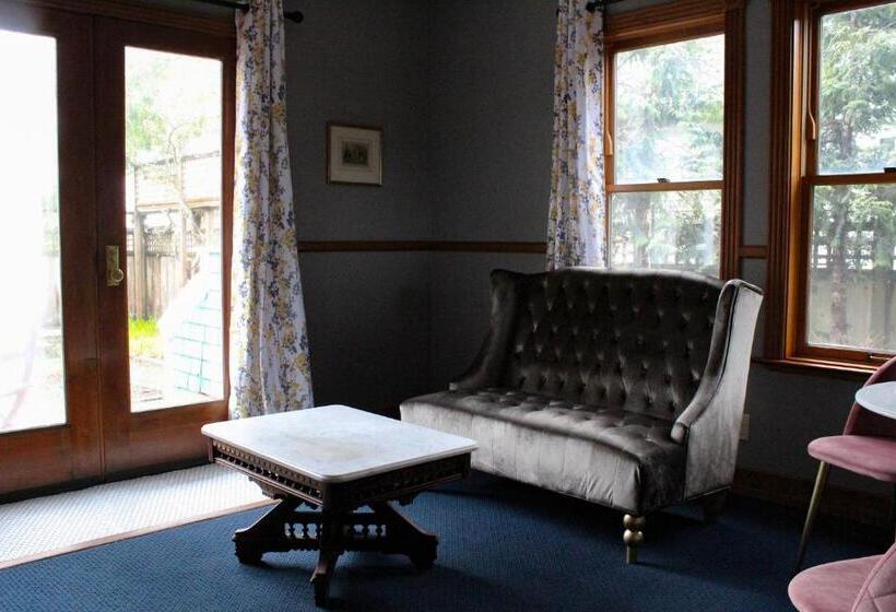 带阳台套房, Shelburne