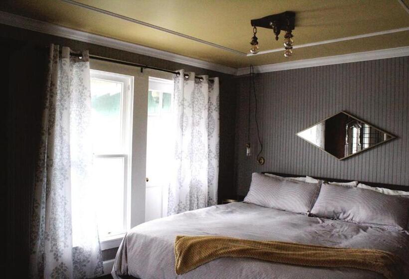 带阳台套房, Shelburne