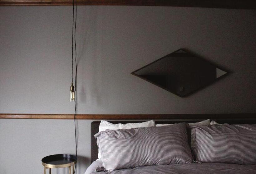 带大床的标准间, Shelburne