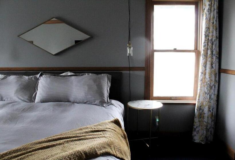 带大床的标准间, Shelburne