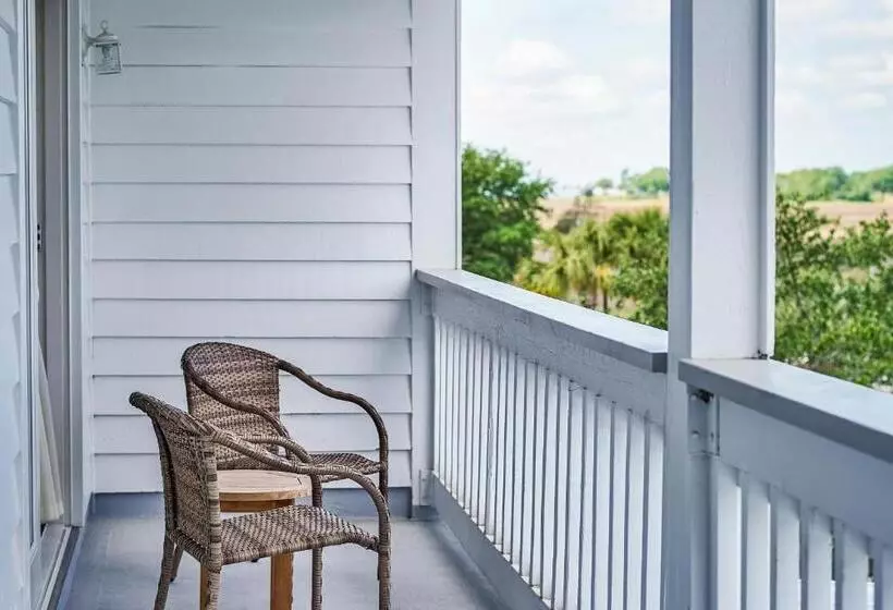 ジュニアスイート, Shem Creek Inn
