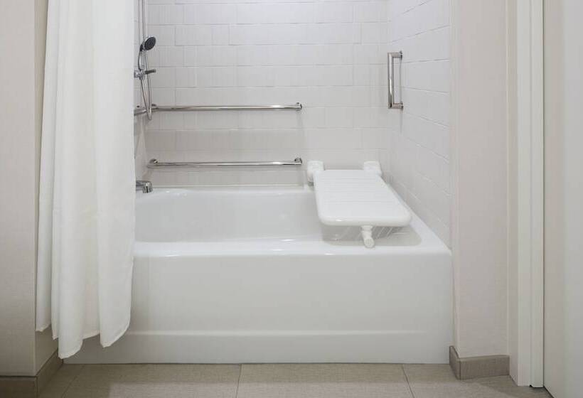 اتاق استاندارد با 2 تخت دوبل, Sheraton Hartford Hotel At Bradley Airport