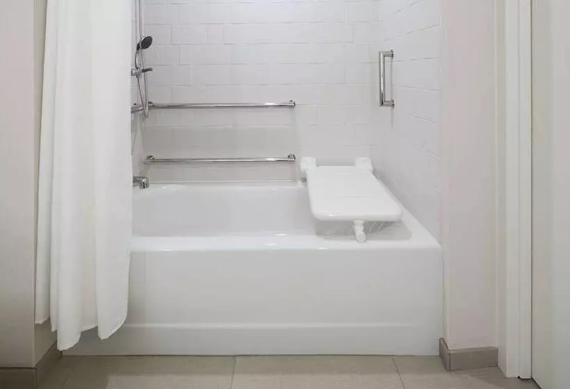 اتاق استاندارد با 2 تخت دوبل, Sheraton Hartford Hotel At Bradley Airport