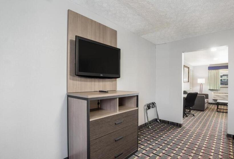 جناح ديلوكس, Knights Inn And Suites Salem