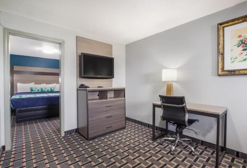 جناح سرير كينج, Knights Inn And Suites Salem