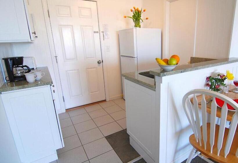 발코니가 있는 스위트, Sandcastle Resort