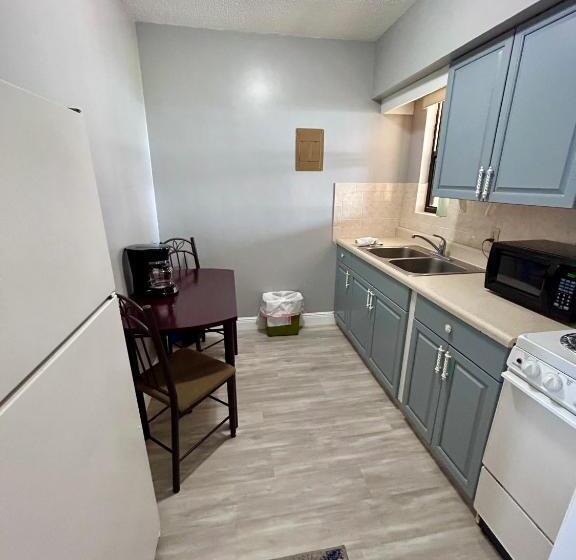 شقة غرفة واحدة, Sails Resort Motel