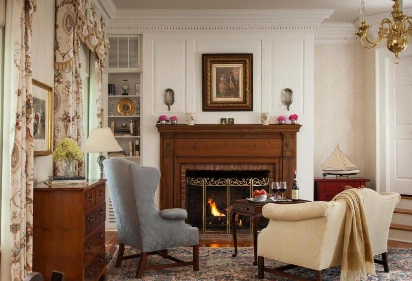 デラックススイート, Inn At Warner Hall