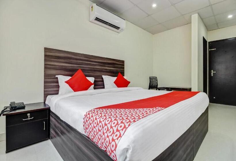 三人经典房间, Oyo 47798 Flora Enclave