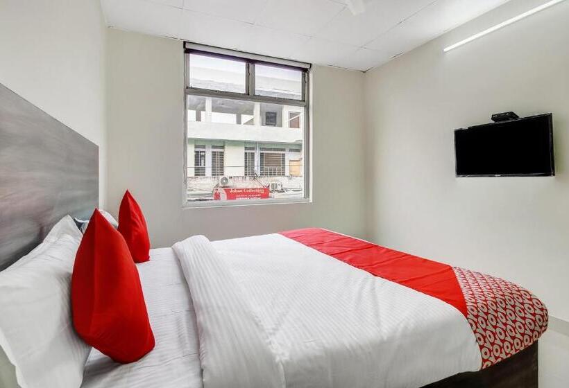 三人经典房间, Oyo 47798 Flora Enclave