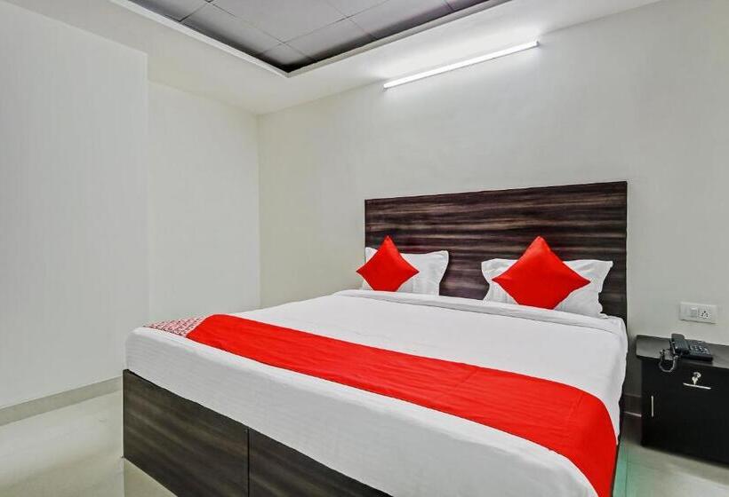 三人经典房间, Oyo 47798 Flora Enclave