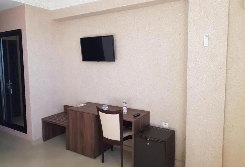 اتاق لوکس, Al Madina